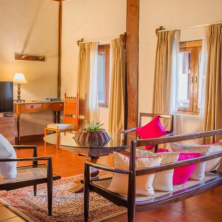 Sawantwadi Palace Boutique Art Hotel ภายนอก รูปภาพ