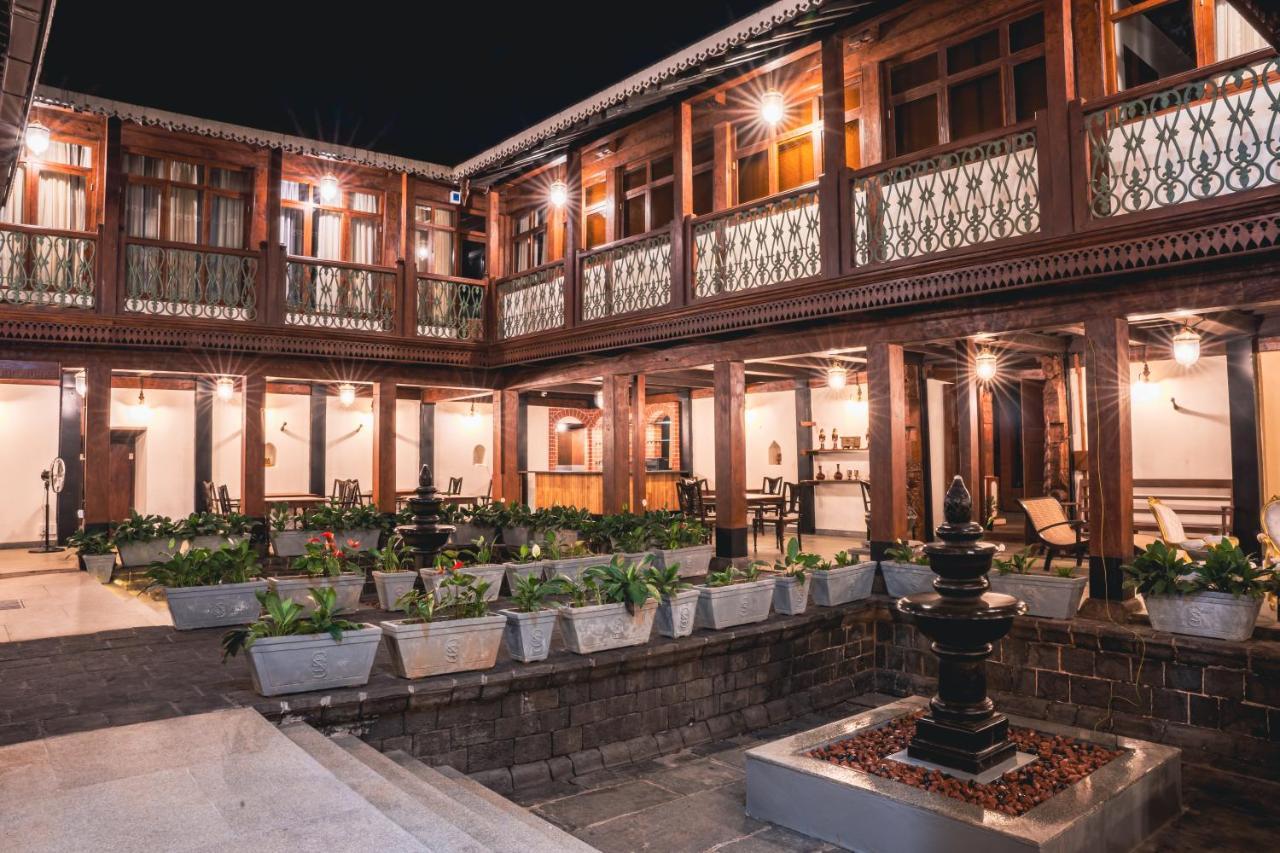 Sawantwadi Palace Boutique Art Hotel ภายนอก รูปภาพ