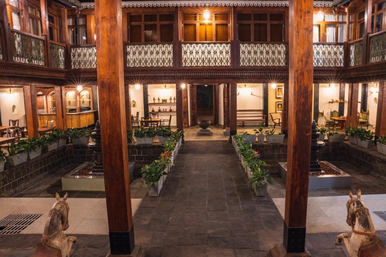 Sawantwadi Palace Boutique Art Hotel ภายนอก รูปภาพ