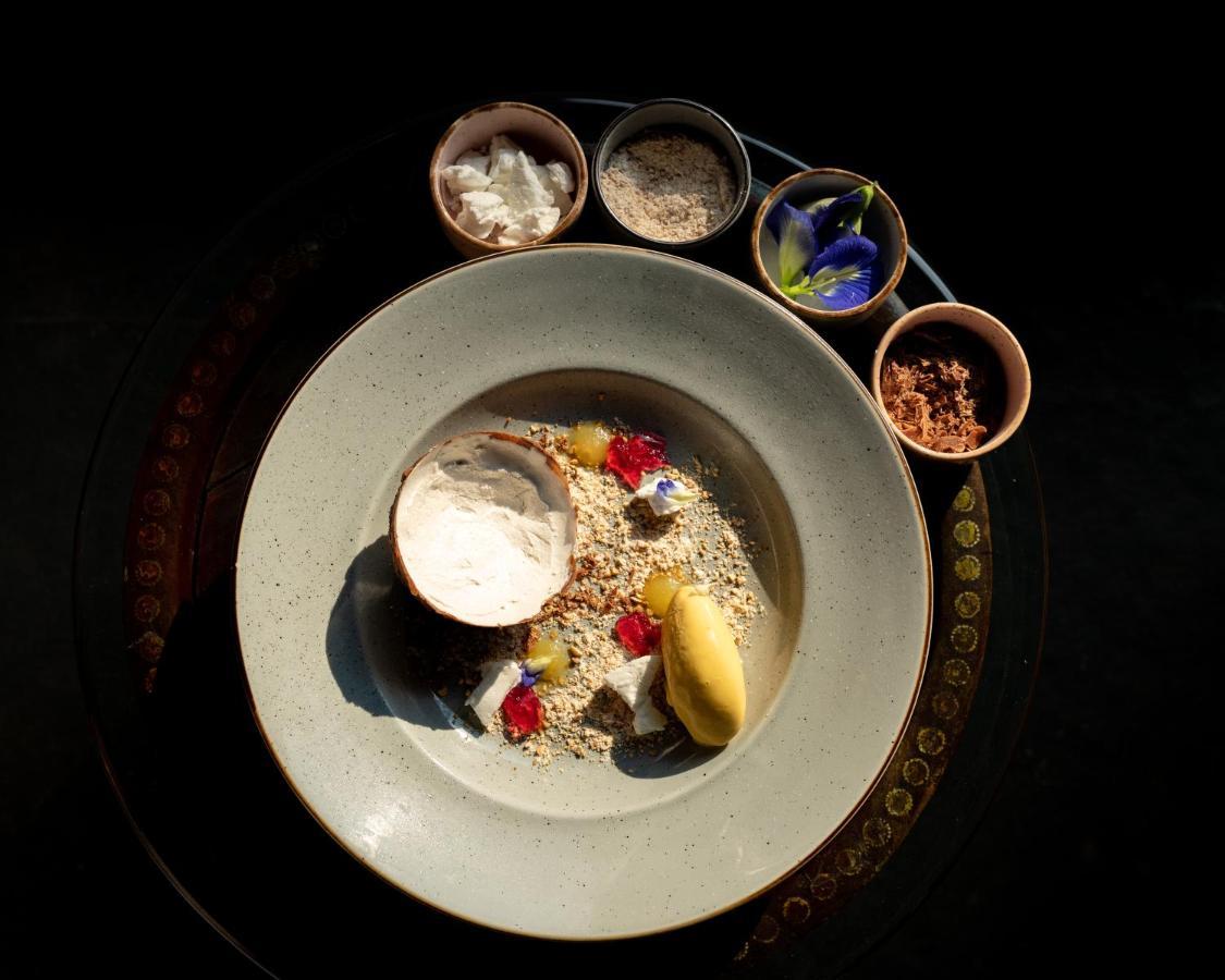 Sawantwadi Palace Boutique Art Hotel ภายนอก รูปภาพ
