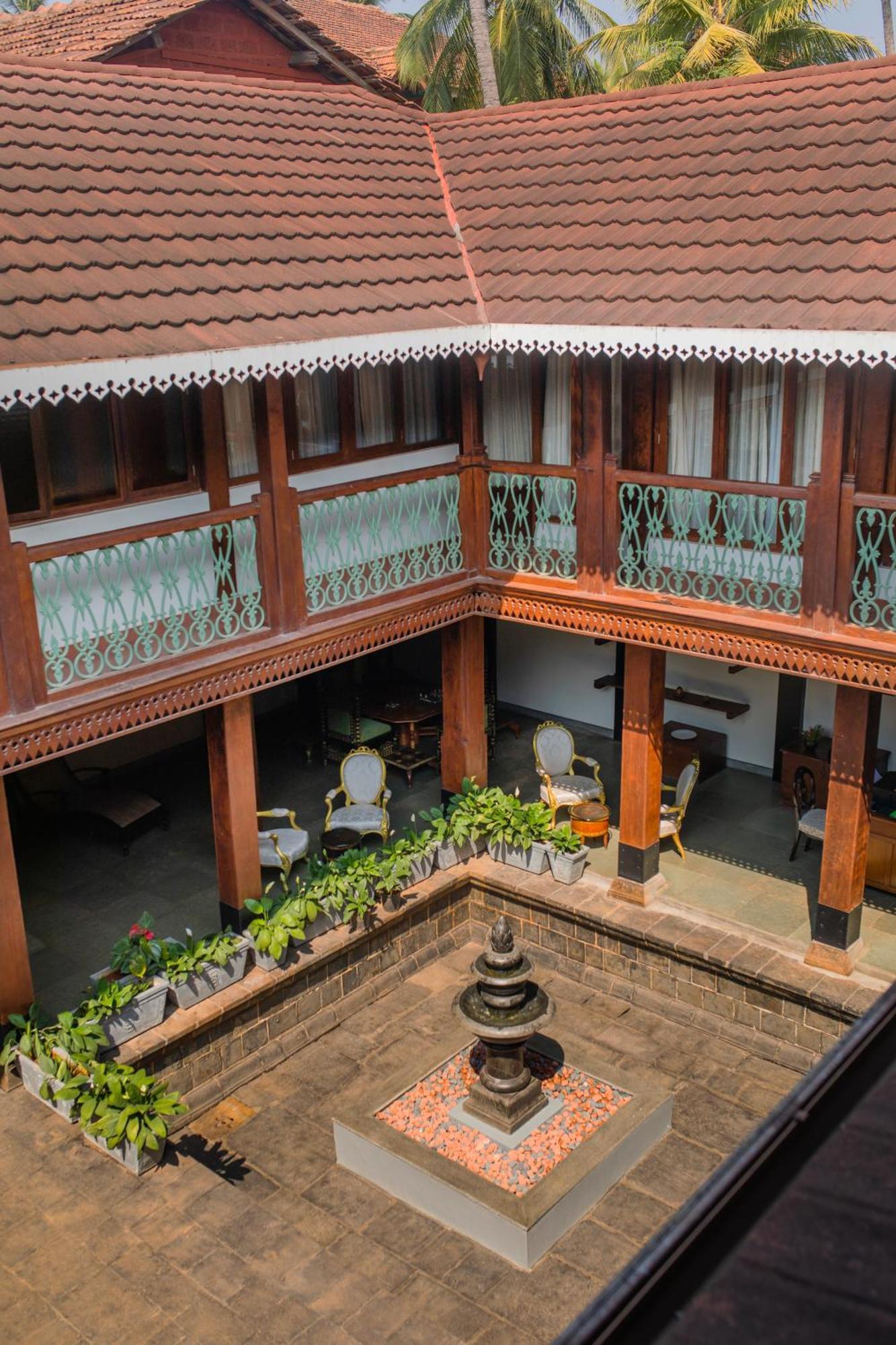 Sawantwadi Palace Boutique Art Hotel ภายนอก รูปภาพ