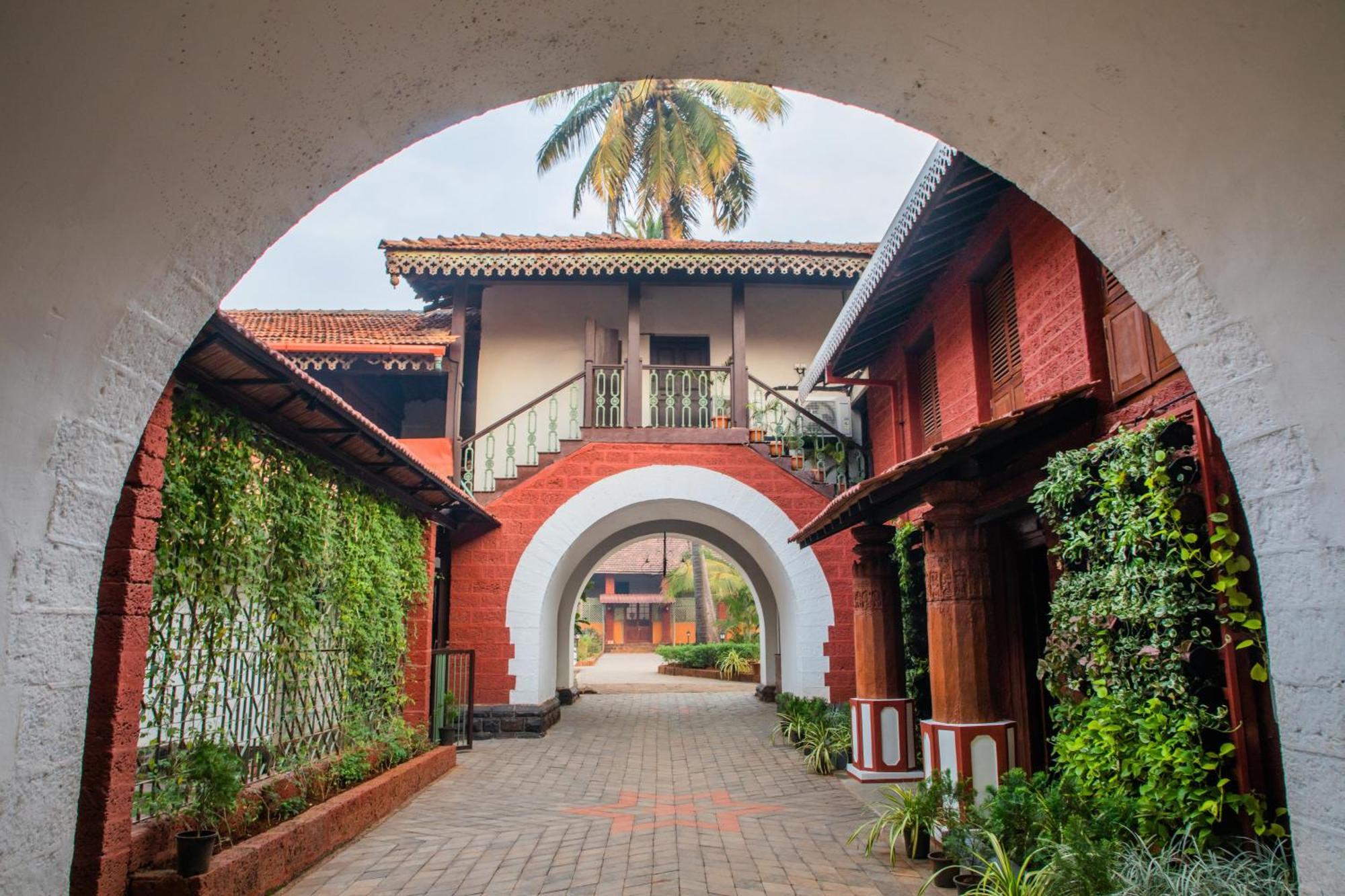 Sawantwadi Palace Boutique Art Hotel ภายนอก รูปภาพ