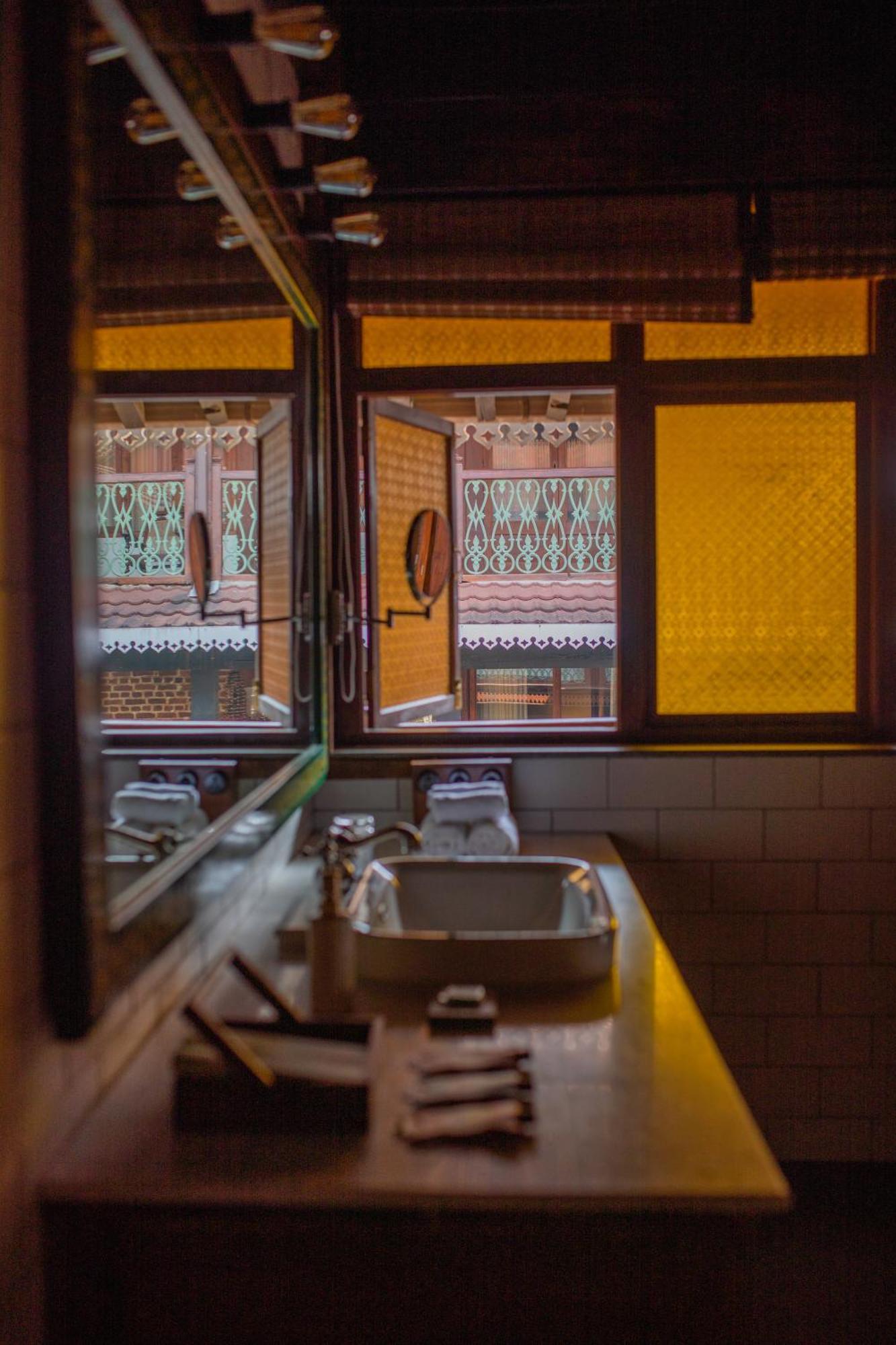 Sawantwadi Palace Boutique Art Hotel ภายนอก รูปภาพ