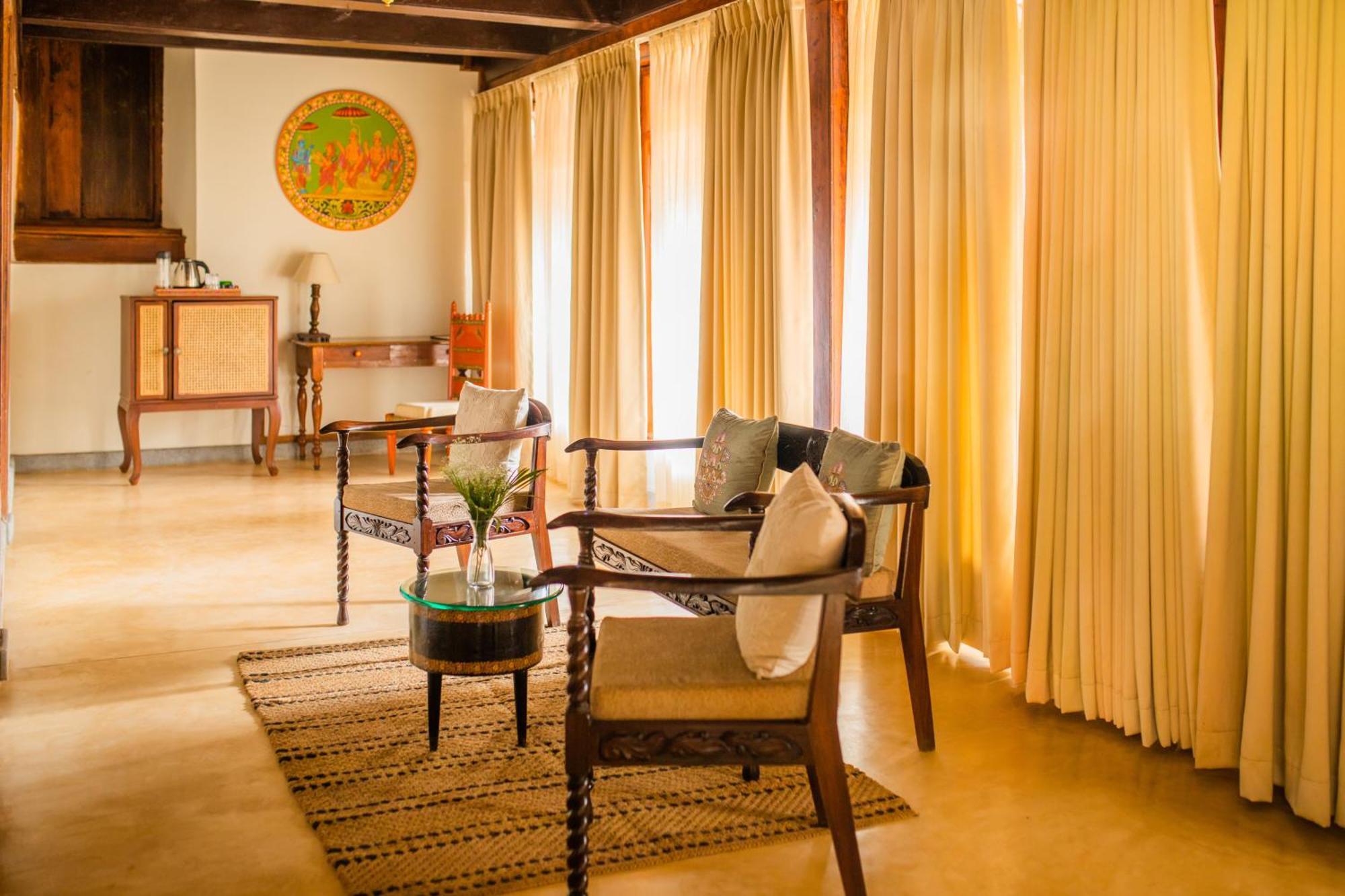 Sawantwadi Palace Boutique Art Hotel ภายนอก รูปภาพ