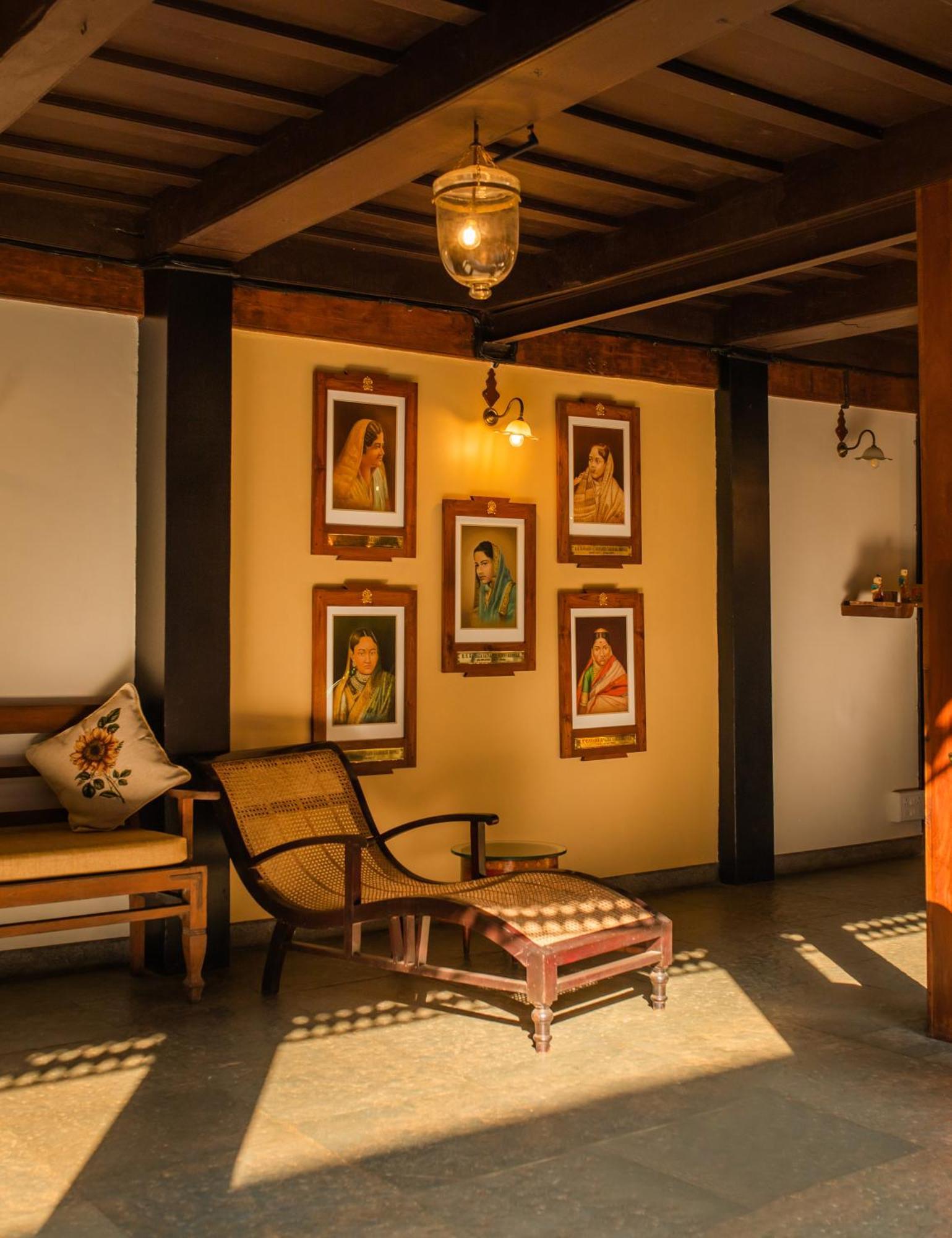 Sawantwadi Palace Boutique Art Hotel ภายนอก รูปภาพ