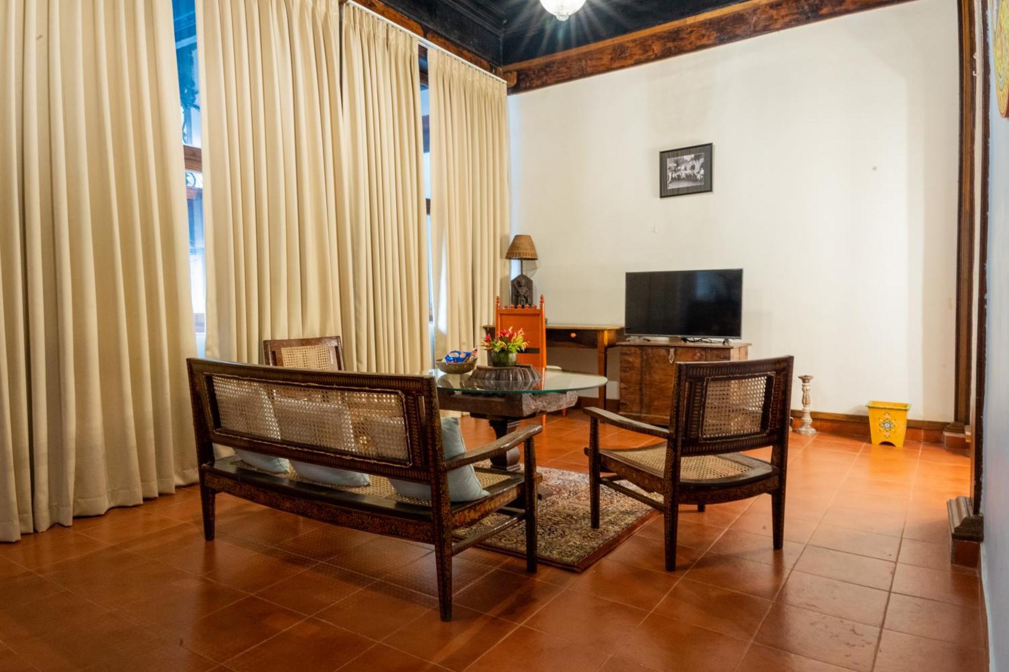 Sawantwadi Palace Boutique Art Hotel ภายนอก รูปภาพ